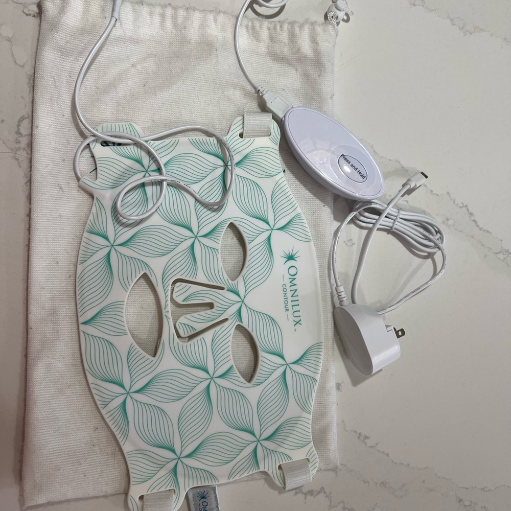 Lux Green and White Cell Phone Charger
